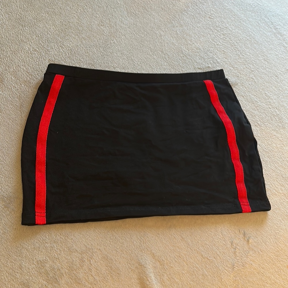 FINESSE | Red stripe mini skirt